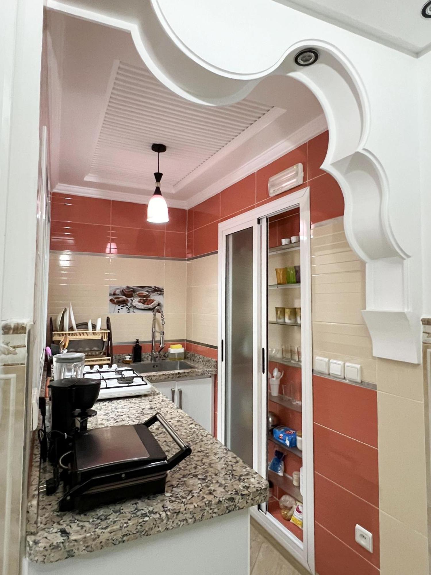 Mira Appartement -Lovely, Tidy & Close To Beaches And City Center 알호세이마 외부 사진