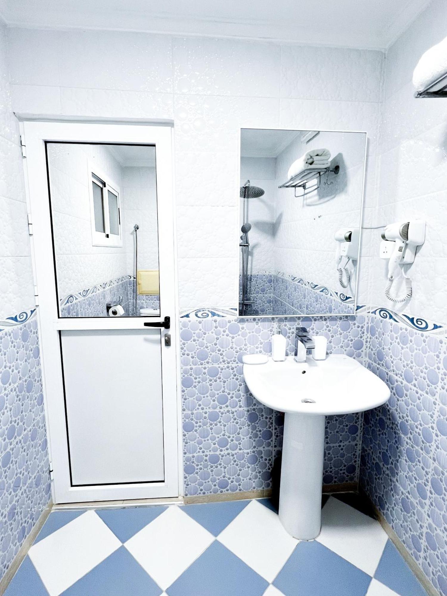 Mira Appartement -Lovely, Tidy & Close To Beaches And City Center 알호세이마 외부 사진